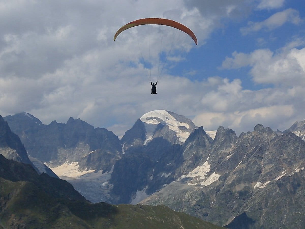 Paragliding in Mestia